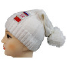 Gorro de punto con POM POM NTD1651